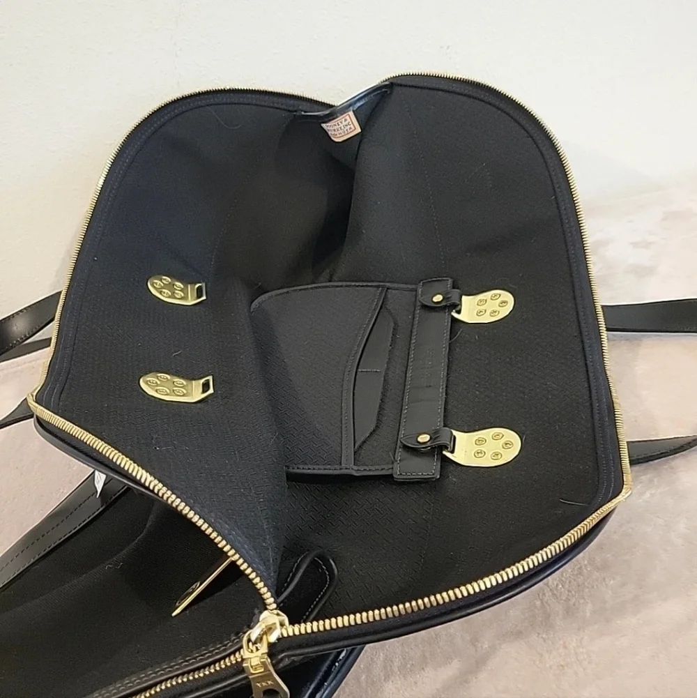 Elegant Black Leather Women's Bag
